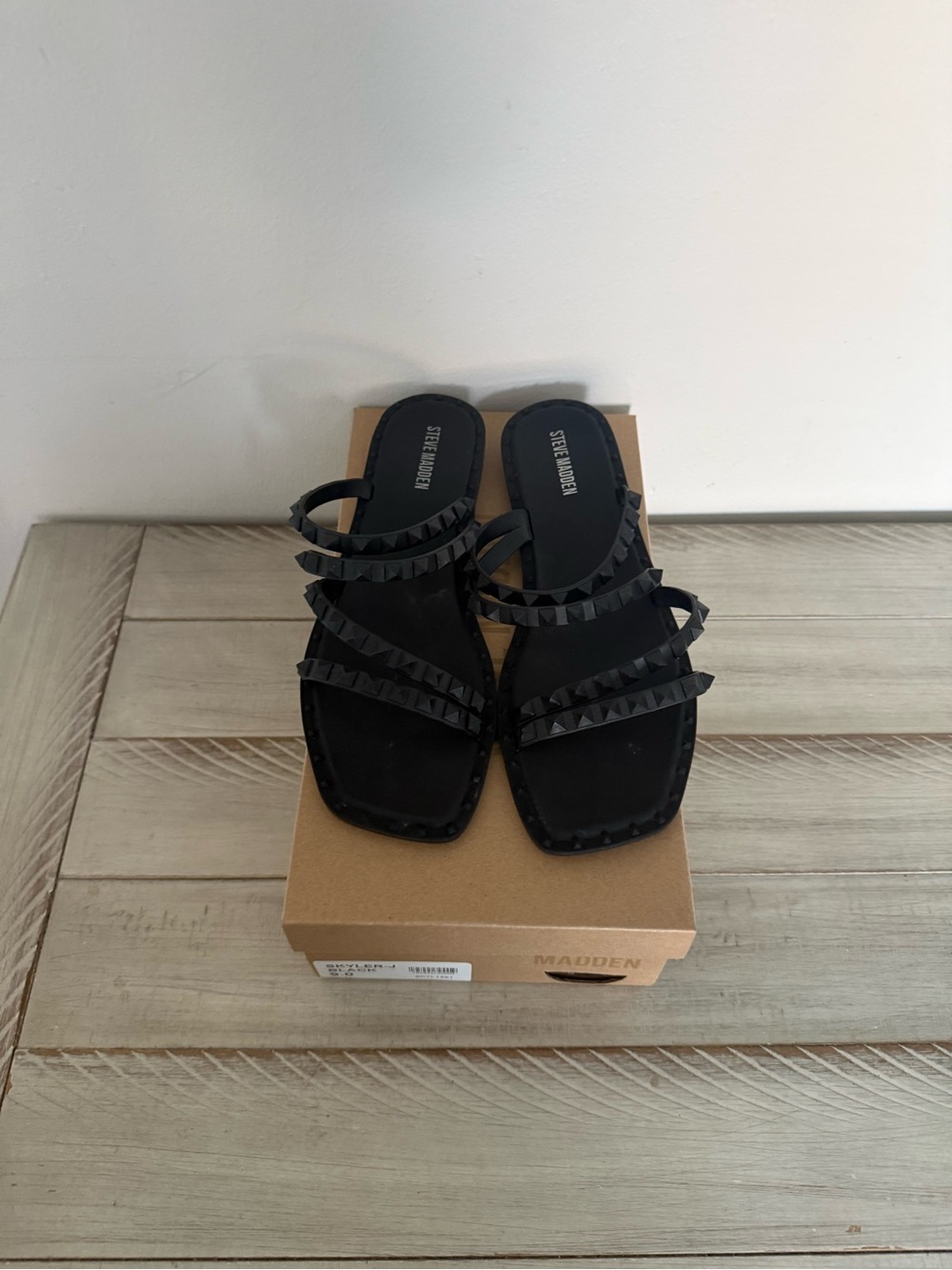 New in box Steve Madden sandals